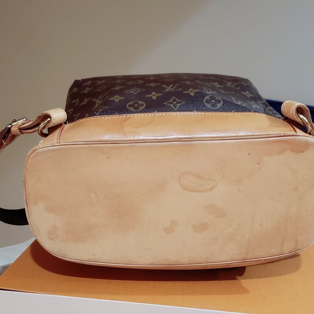 Louis Vuitton MONTSOURIS GM - Picture 14 of 15